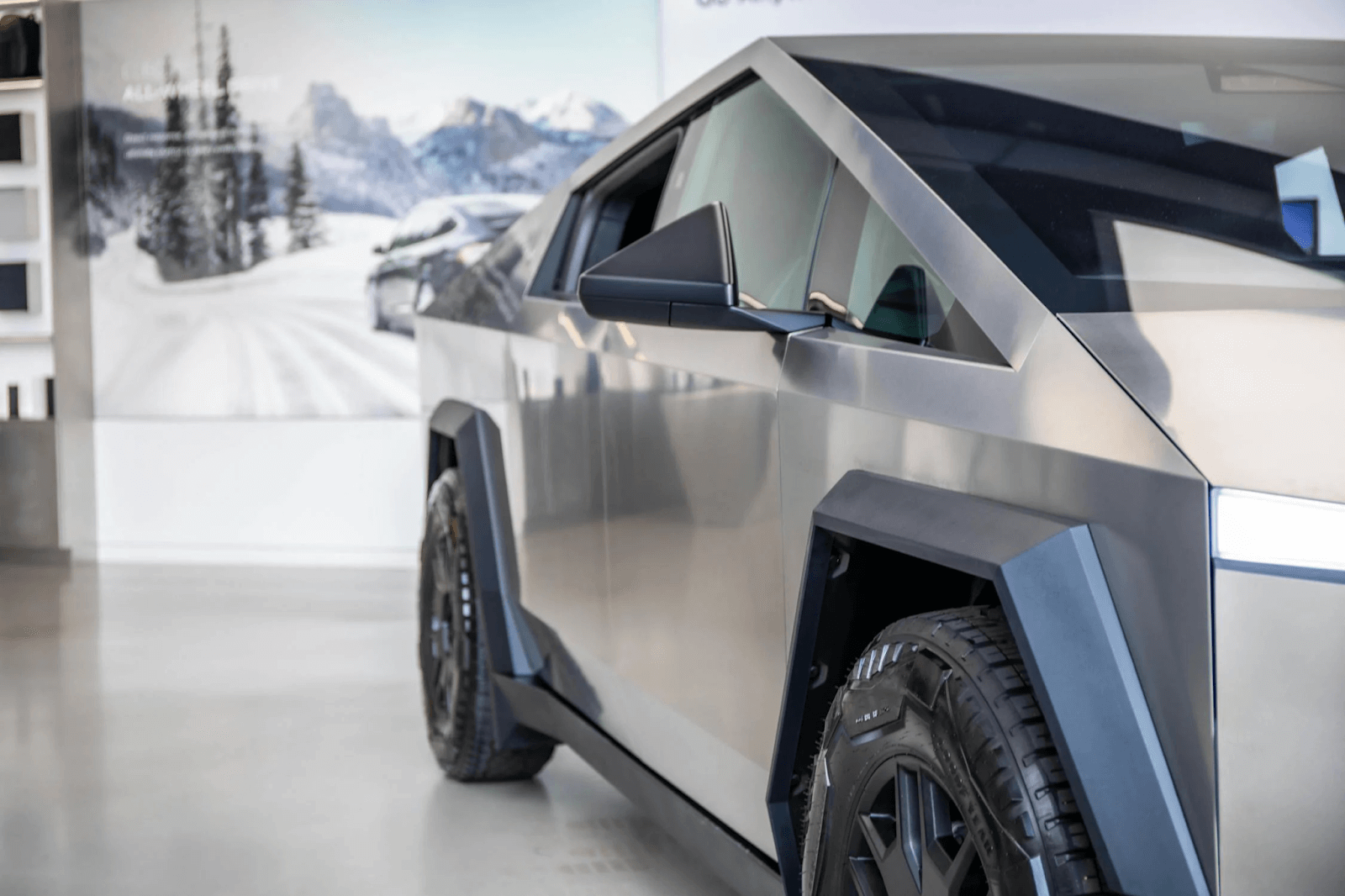 How Tesla’s Windshield Tech Differs from Other Electric Cars | Auto ...